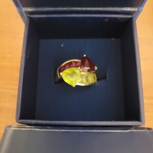 Elegant Gold Ring with Red and Green Gemstones GARNET AND PERIDOT